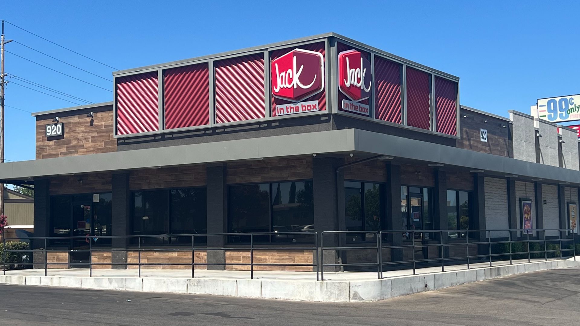 File:Jack in the Box Stockton, California.jpg