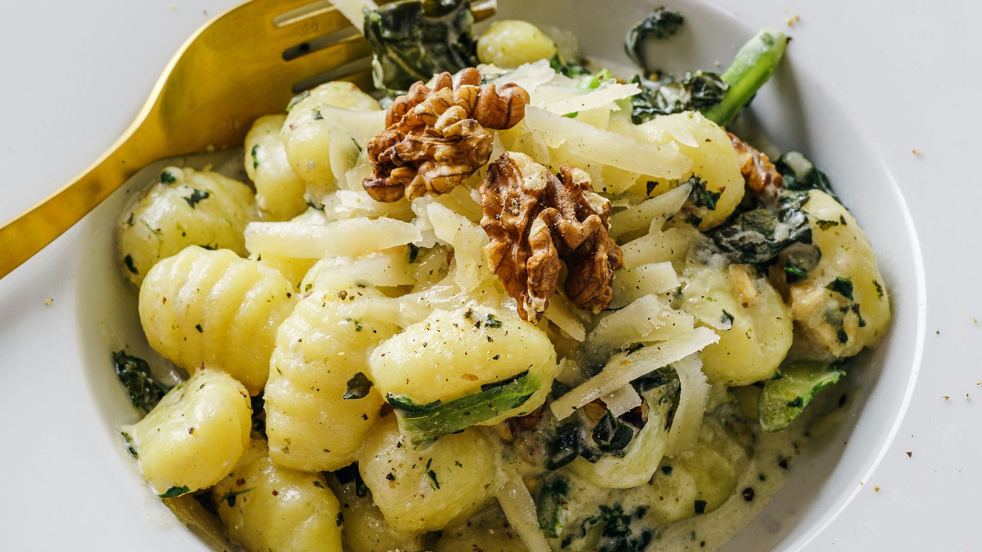 pasta dish on white ceramic bowl