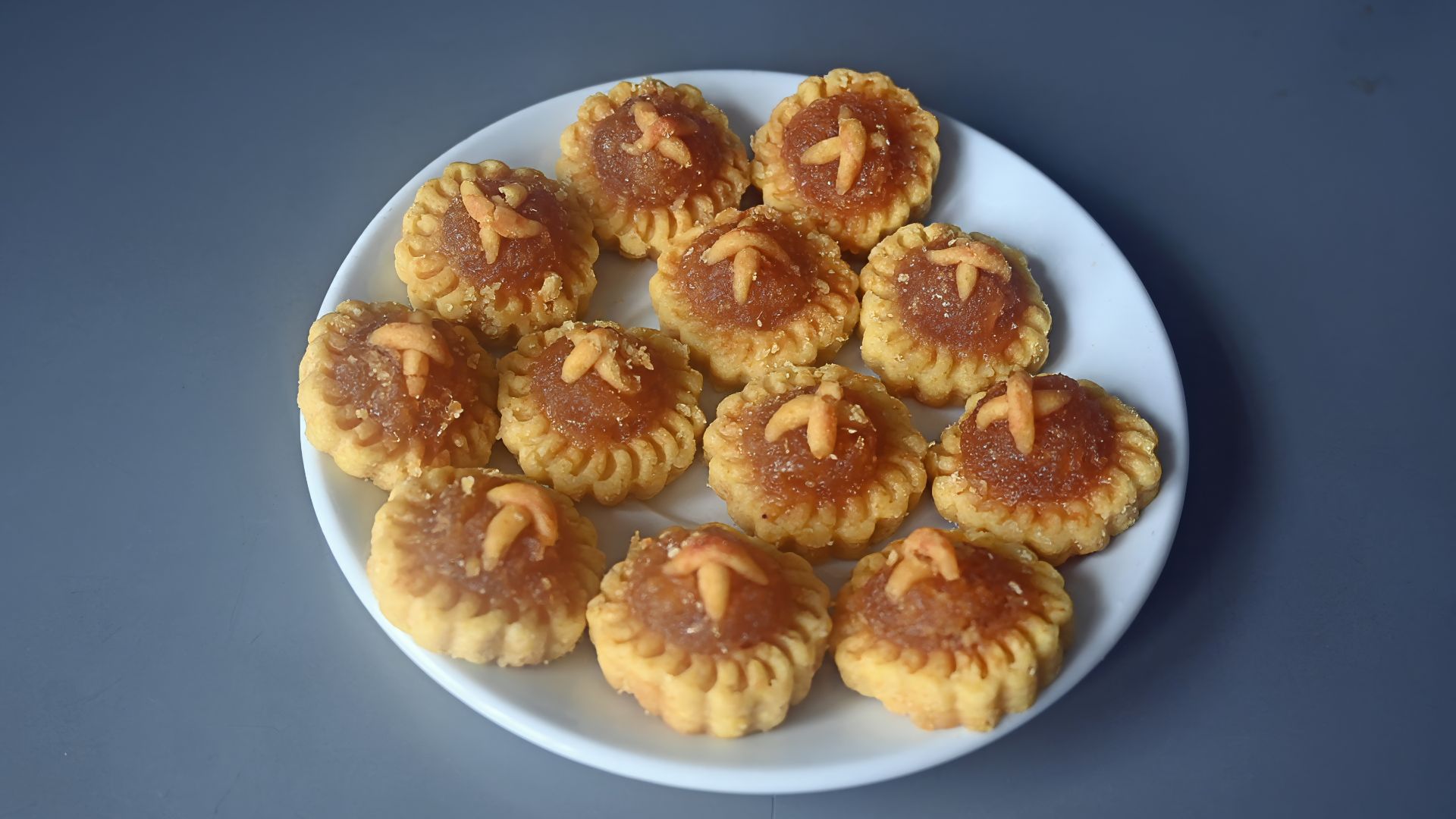 File:Pineapple Tarts (53544184751).jpg
