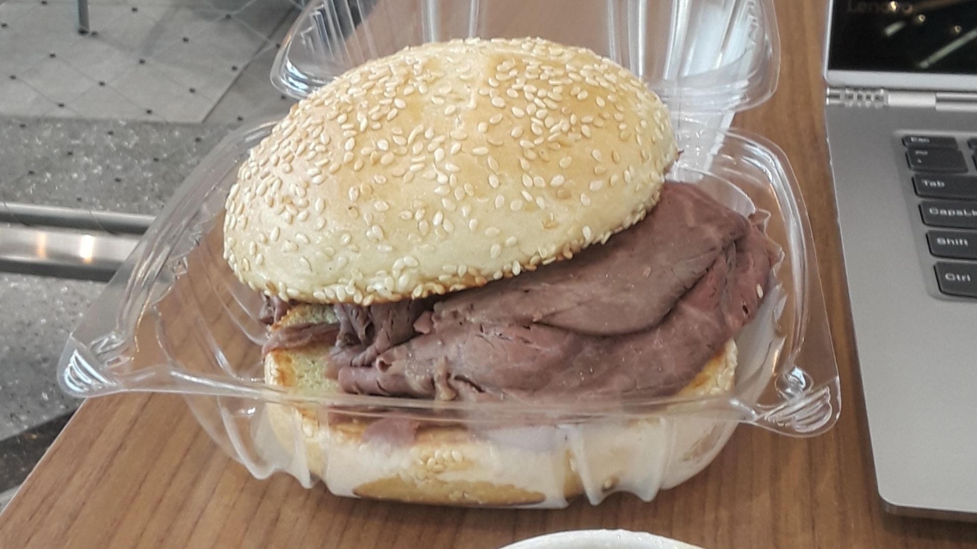 File:Roast beef sandwich au jus from Kelly's Roast Beef.jpg