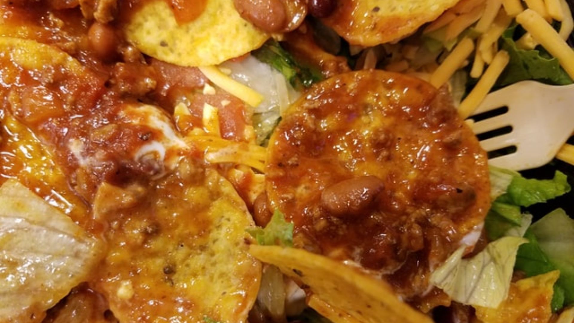 File:Wendy's Taco Salad 3 (30556646673).jpg