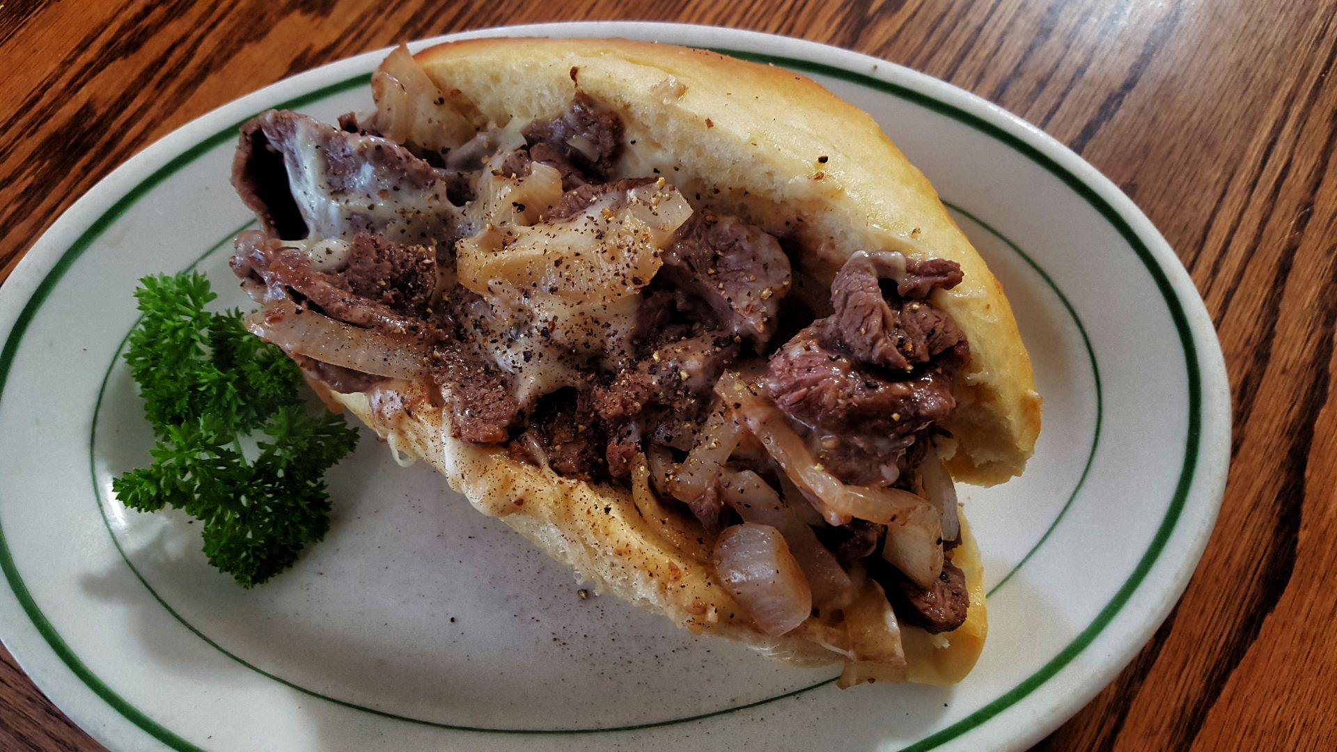 File:Cheesesteak (19386149993).jpg