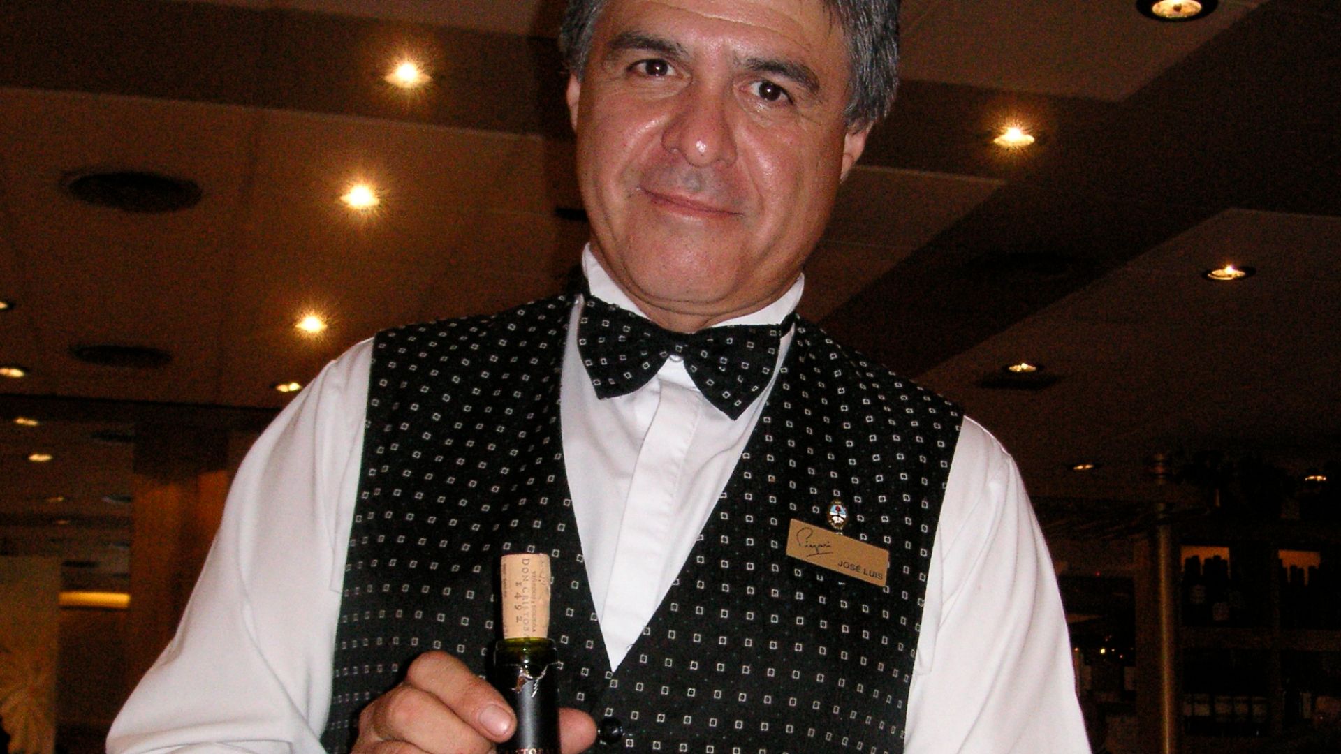File:Waiter 01.jpg