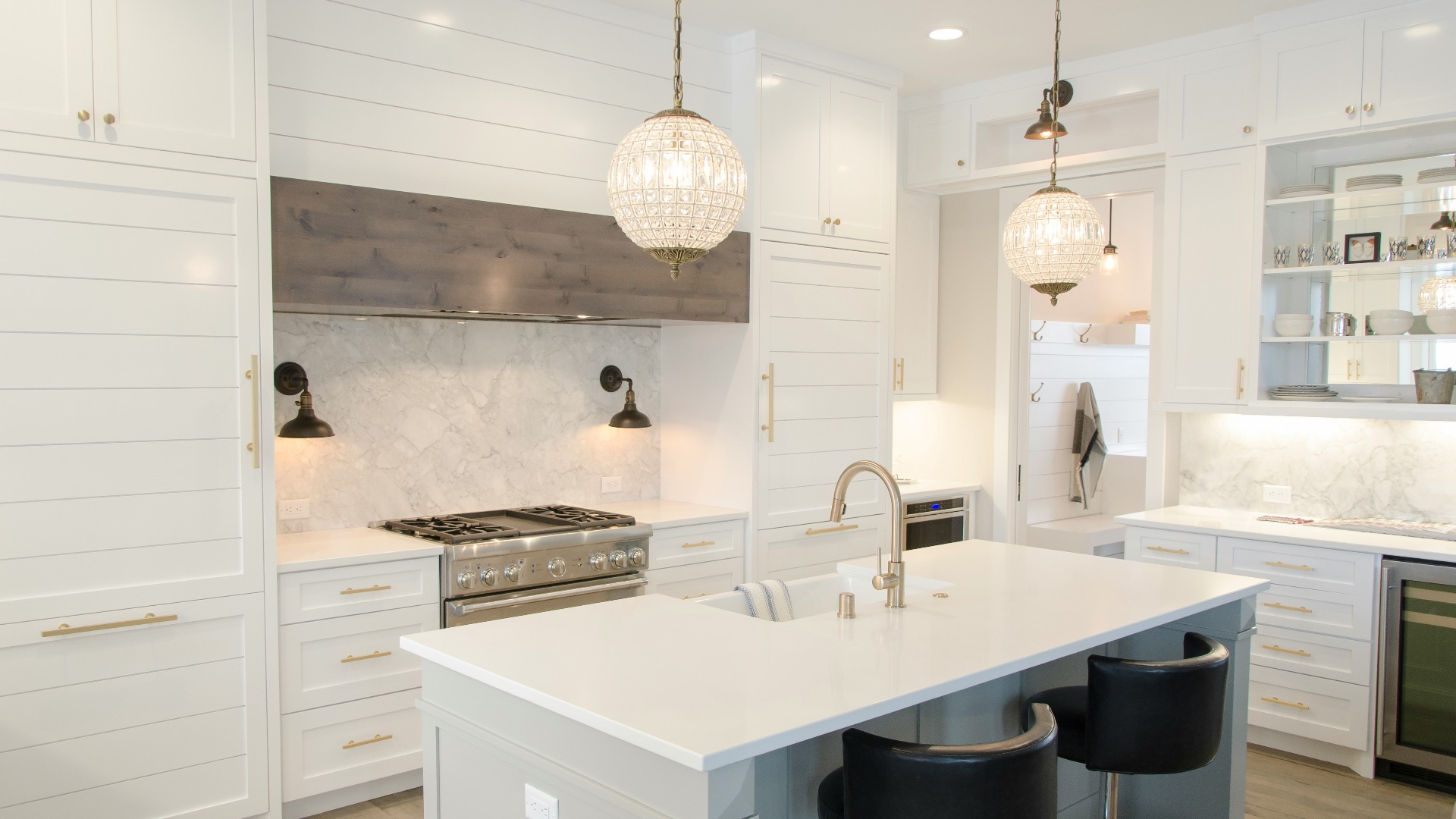 white kitchen room set