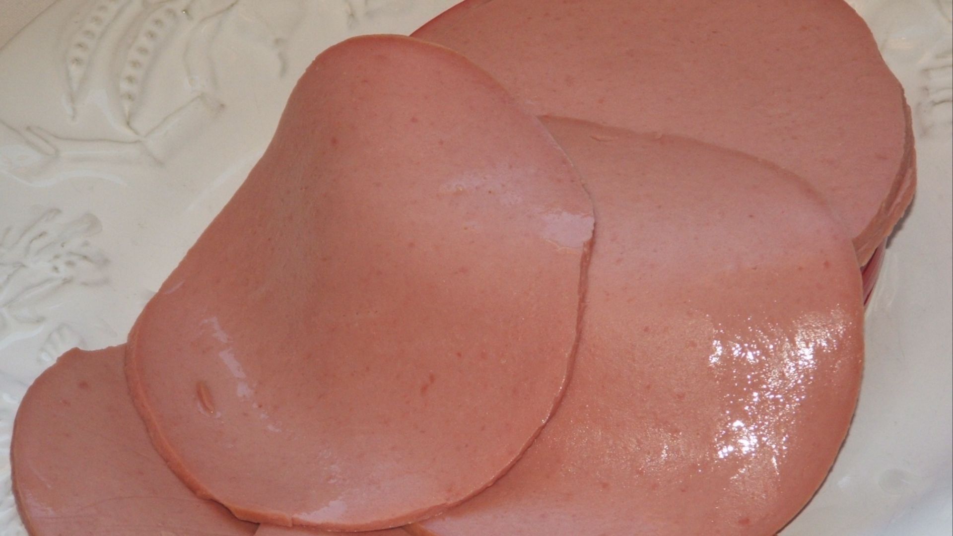 File:Bologna lunch meat style sausage.JPG