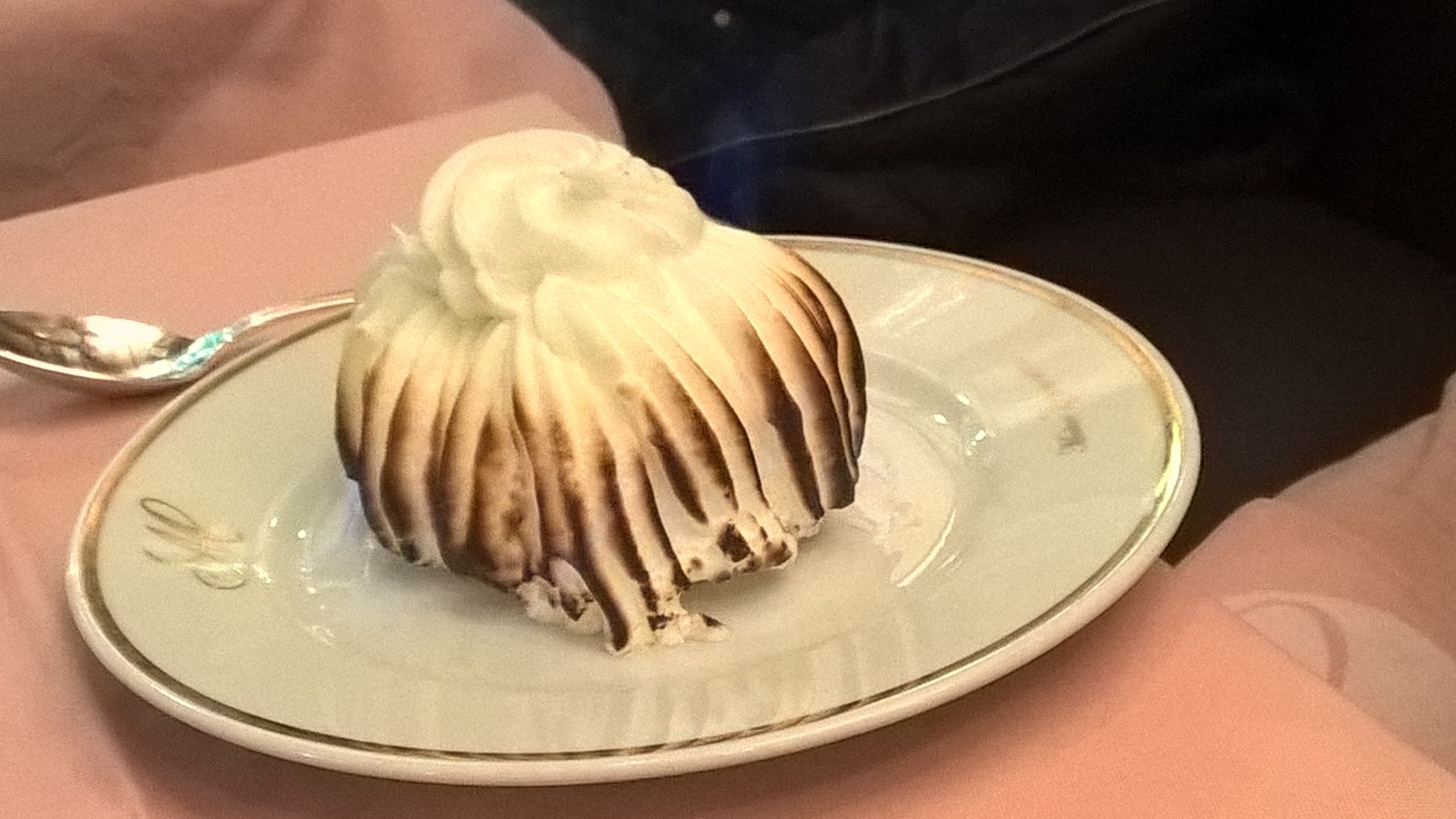 File:Omelette surprise (Brasserie Mollard).jpg