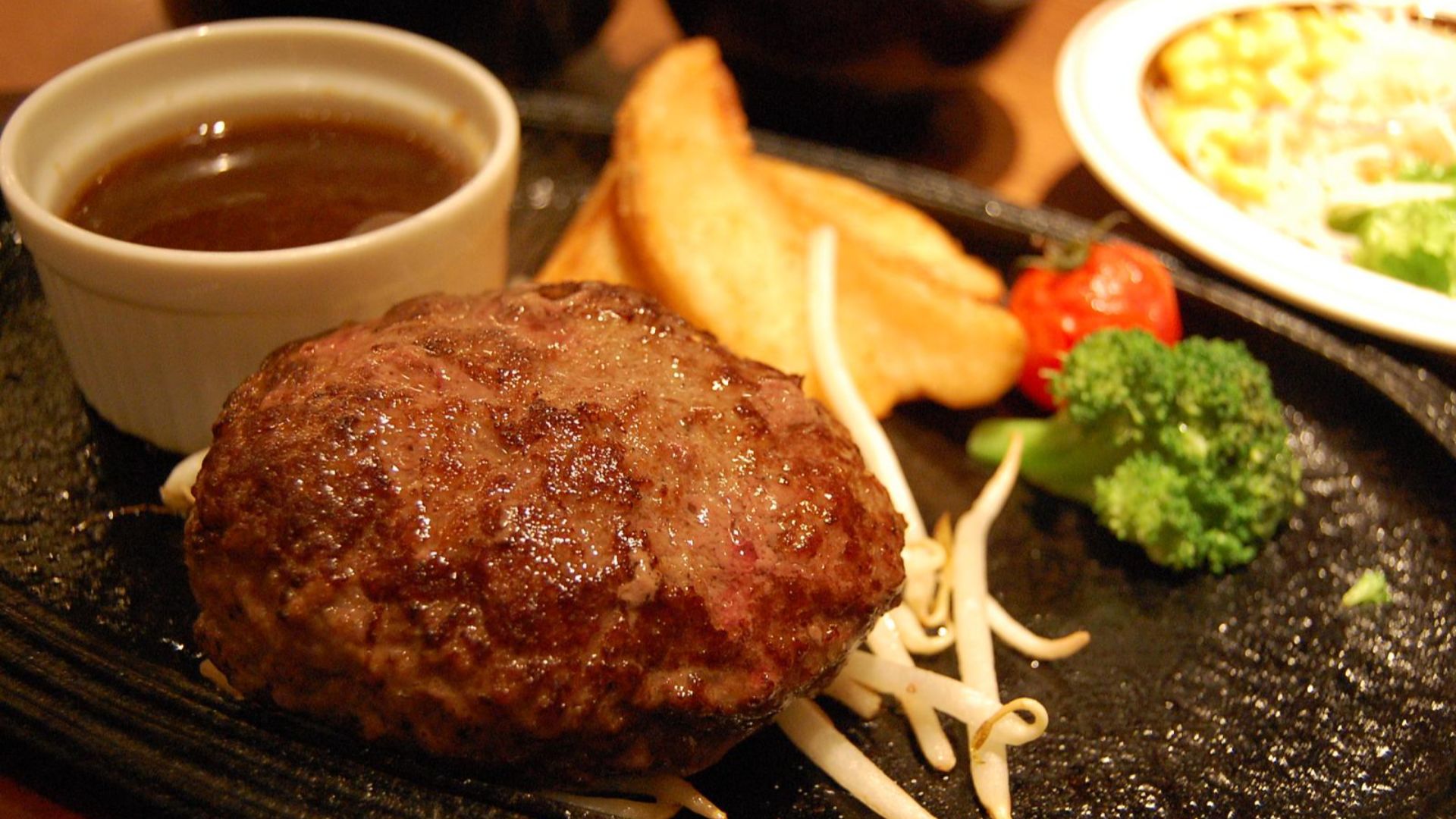 File:Salisbury steak (Filete ruso).jpg