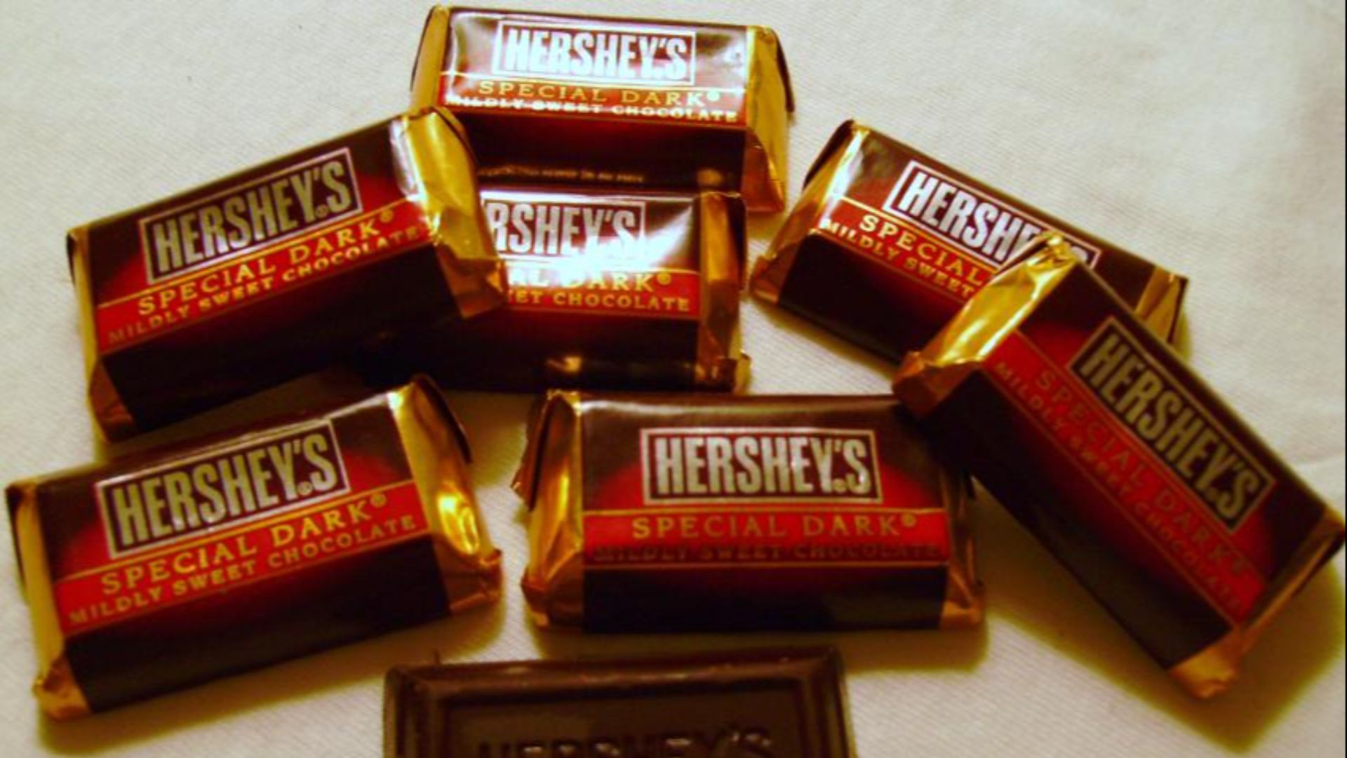 File:Hershey's Special Dark Miniatures.jpg - Wikimedia Commons