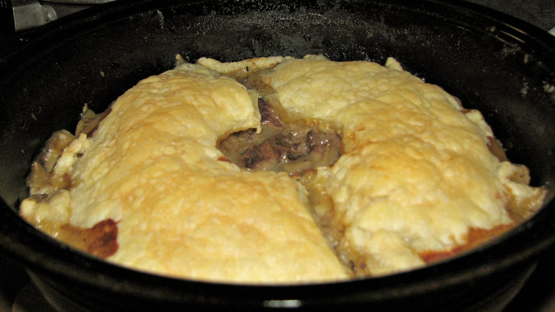 File:Round steak and kidney pie - 3.JPG