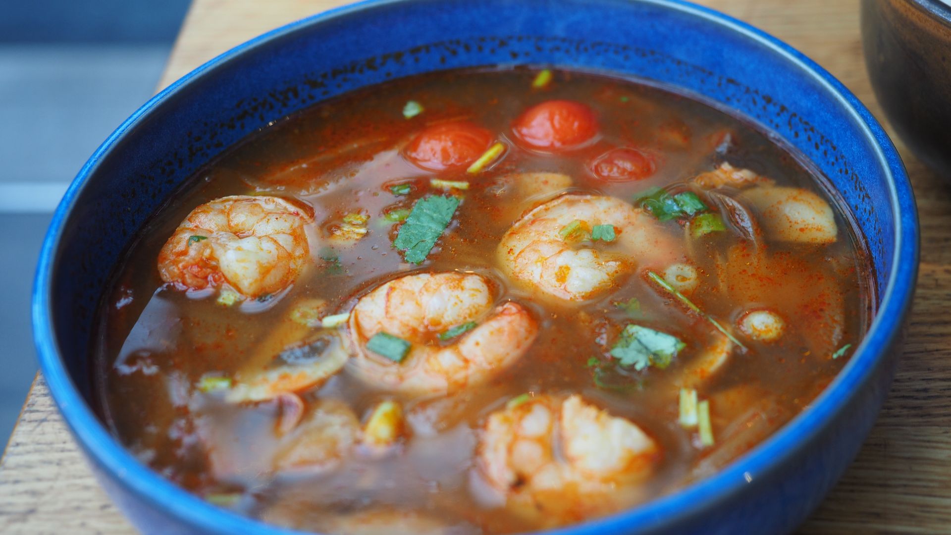 File:Tom yum goong at Thai Orchid Villa Kamppi.jpg