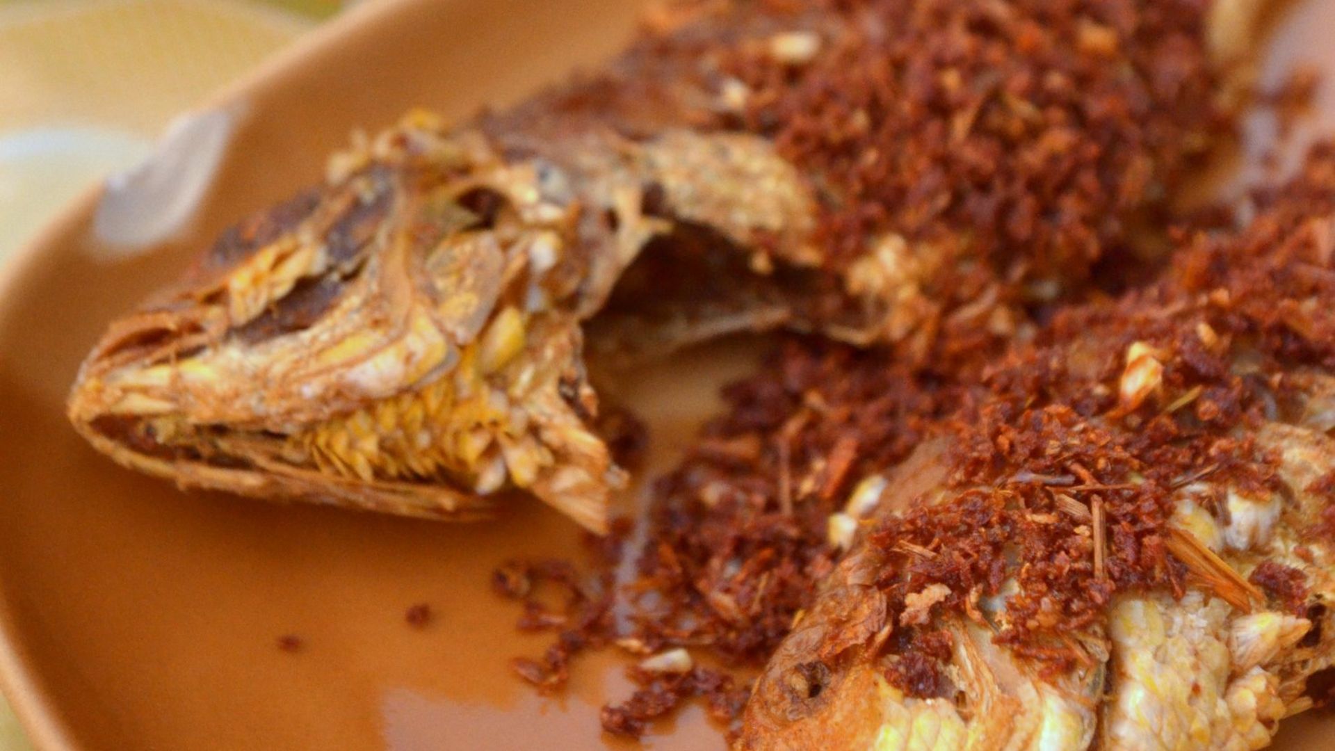 File:Pla sai daeng thot.jpg