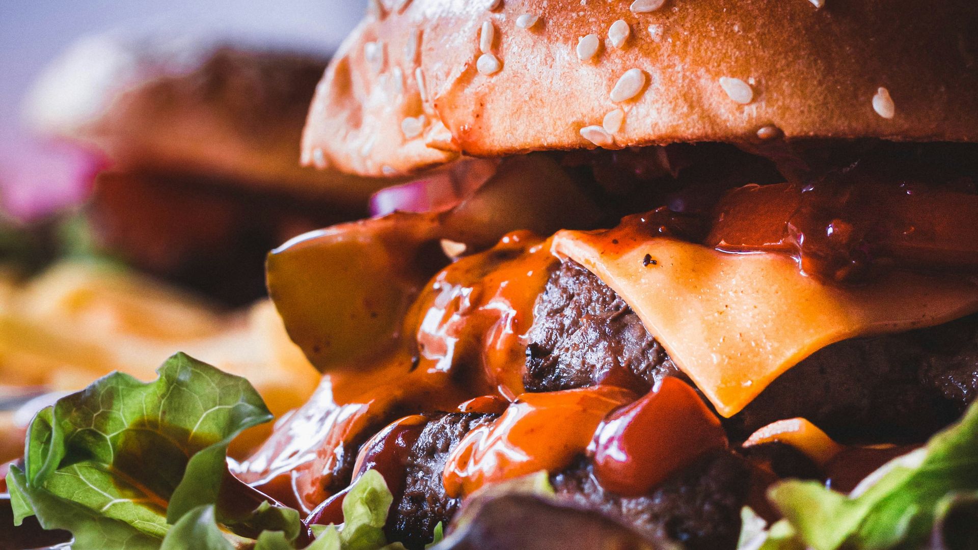 burger with lettuce and tomato