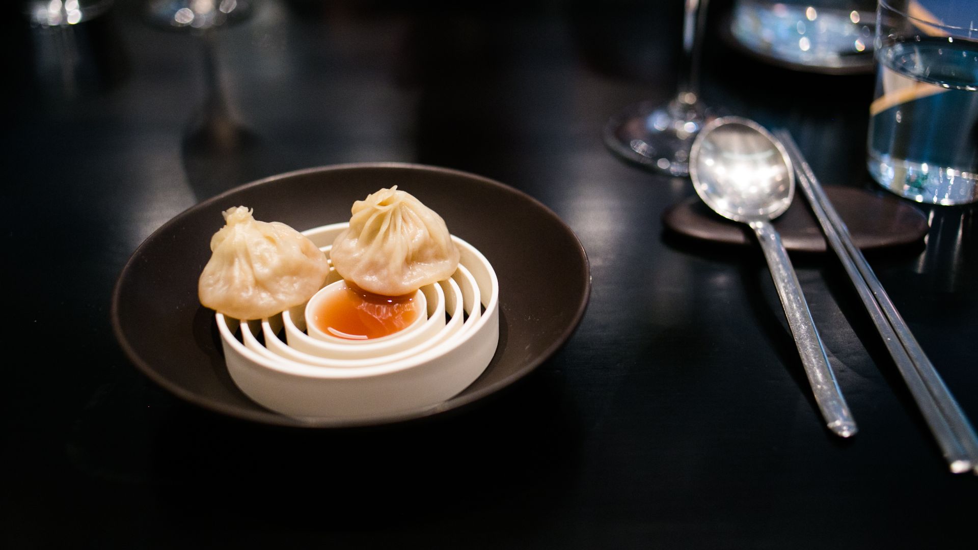 File:Course -9- Lobster coral xiao long bao - 10263235524.jpg
