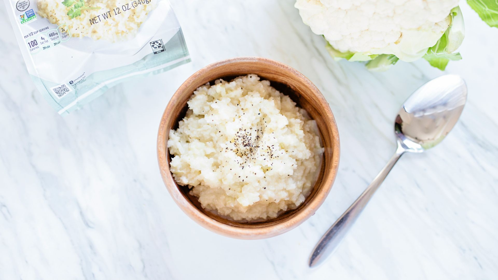 white rice in brown ceramic bowl