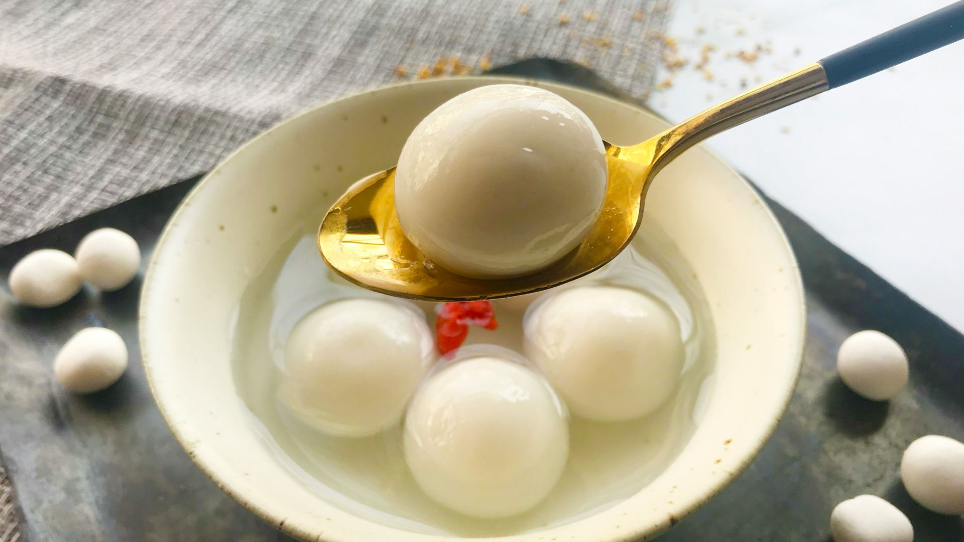 egg on white ceramic bowl