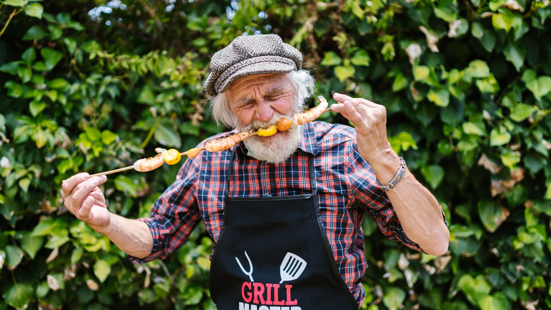old-person-eat-thumb-rss.png
