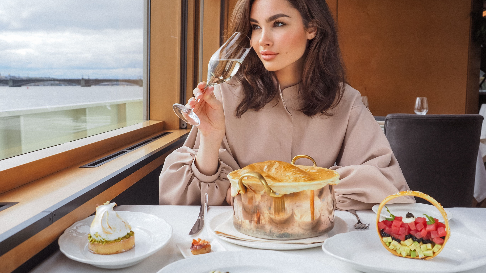 woman-eating-high-end-food-thumb-rss.png