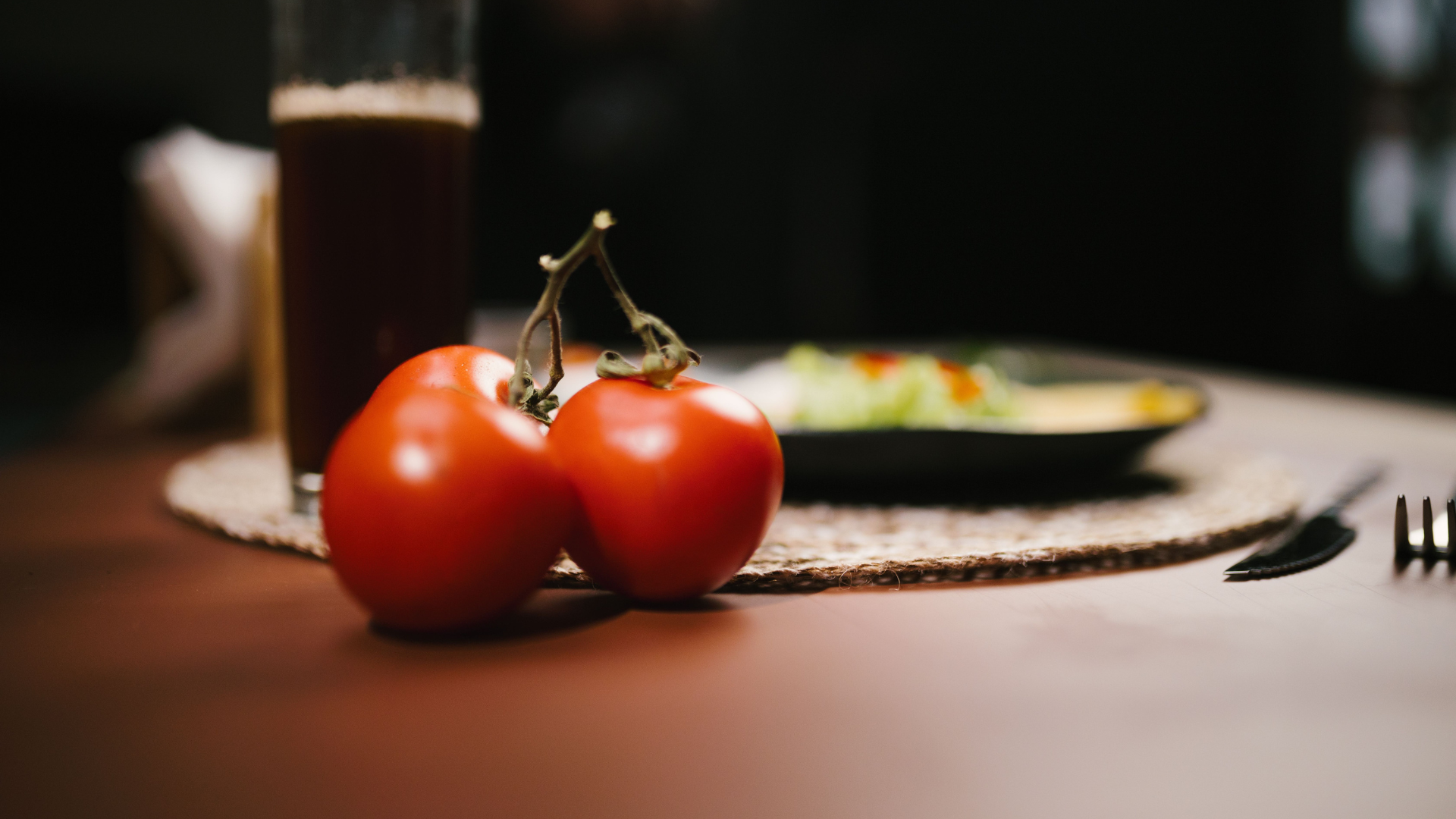 tomato-on-counter-thumb-rss.png