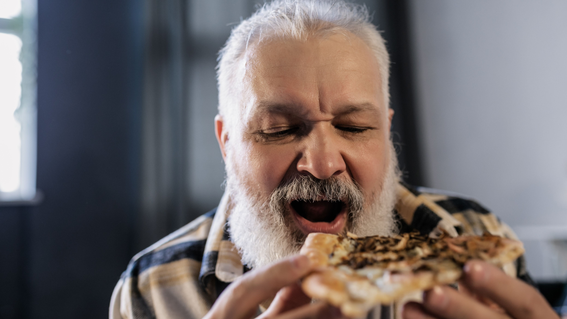 old-man-eats-food-thumb-rss.png