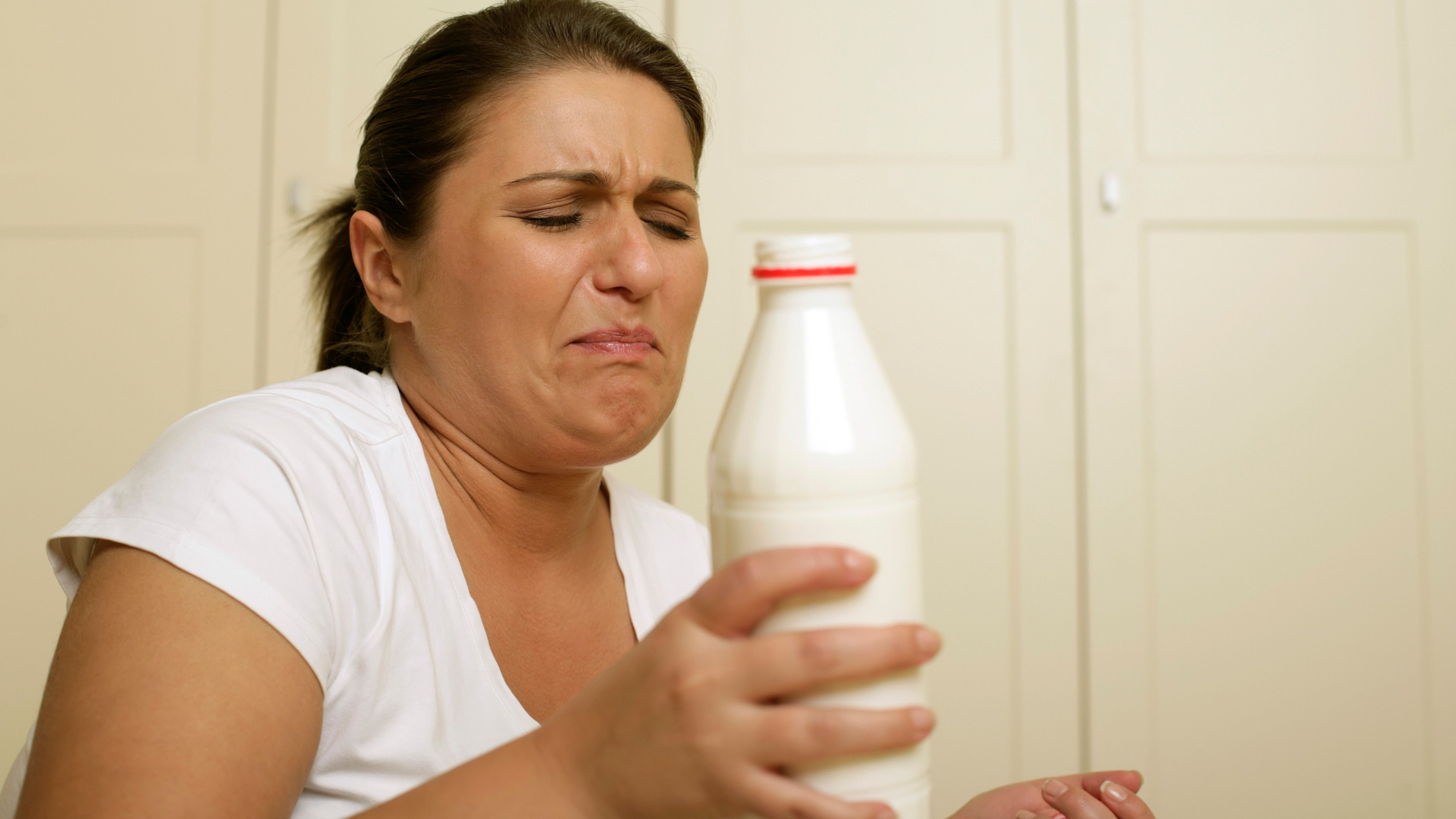 woman-disgusted-thumb-rss.png