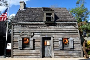 oldest-wooden-schoolhouse-2838293-300x200.jpg