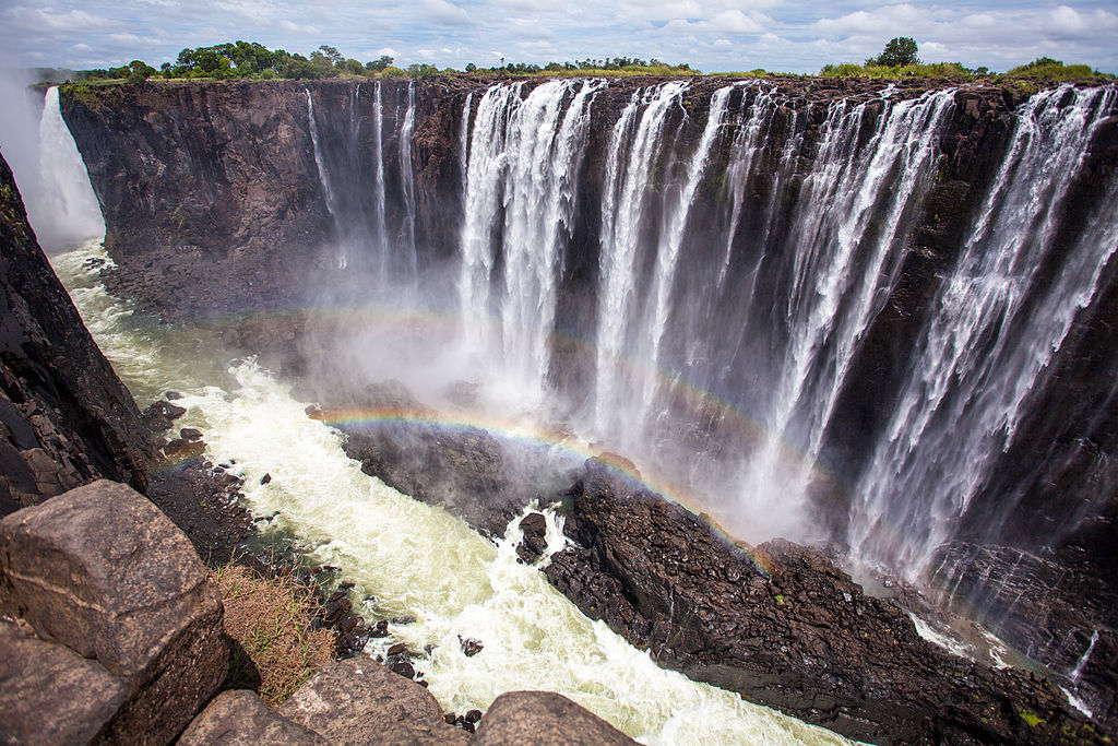 victoria_falls-_zimbabwe_-looking_toward_zambia--1539644712934.jpg