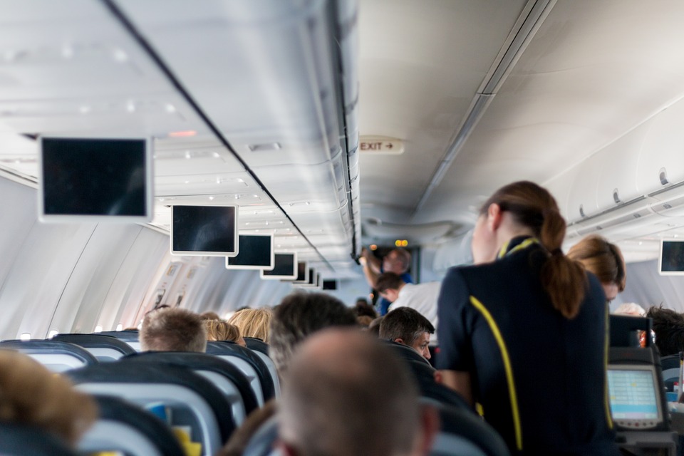 aircraft-2104594_960_720-1541617092762.jpg