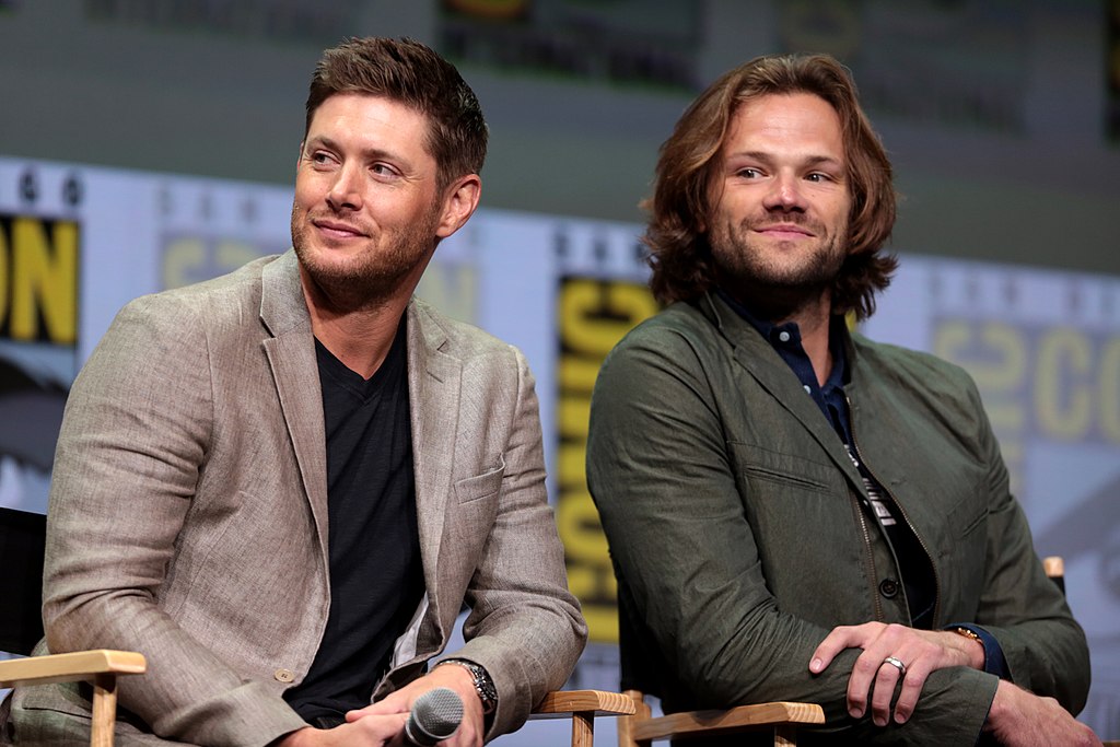 1024px-jensen_ackles_-_jared_padalecki_-36208218556--1550110905381.jpg