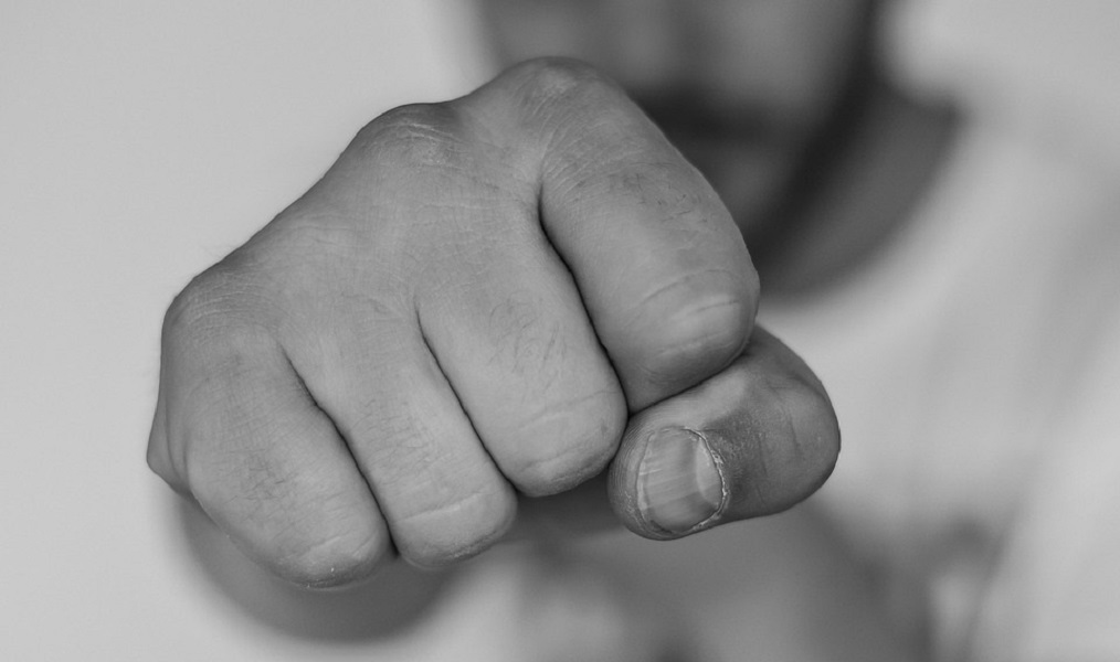 dispute-argue-rage-fight-box-human-hand-faust-1564031-1550608154558.jpg
