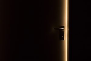 dark-door-door-handle-147634-300x200.jpg