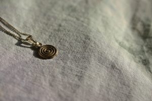 jewellery-1723638-300x200.jpg