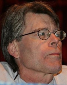 471px-Stephen_King_Comicon-236x300.jpg