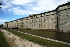 Fort_Delaware_front_moat_view-300x200.jpg