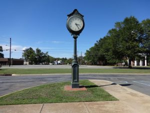 Street_clock_Verdin_Perry_School_Perry_Georgia-300x225.jpg