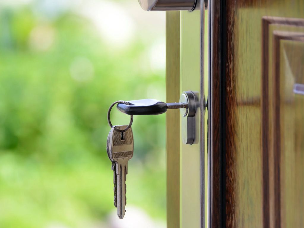 Weird-House-Rules-Made-Guests-Feel-Unwelcome-14.jpg.optimal.jpg