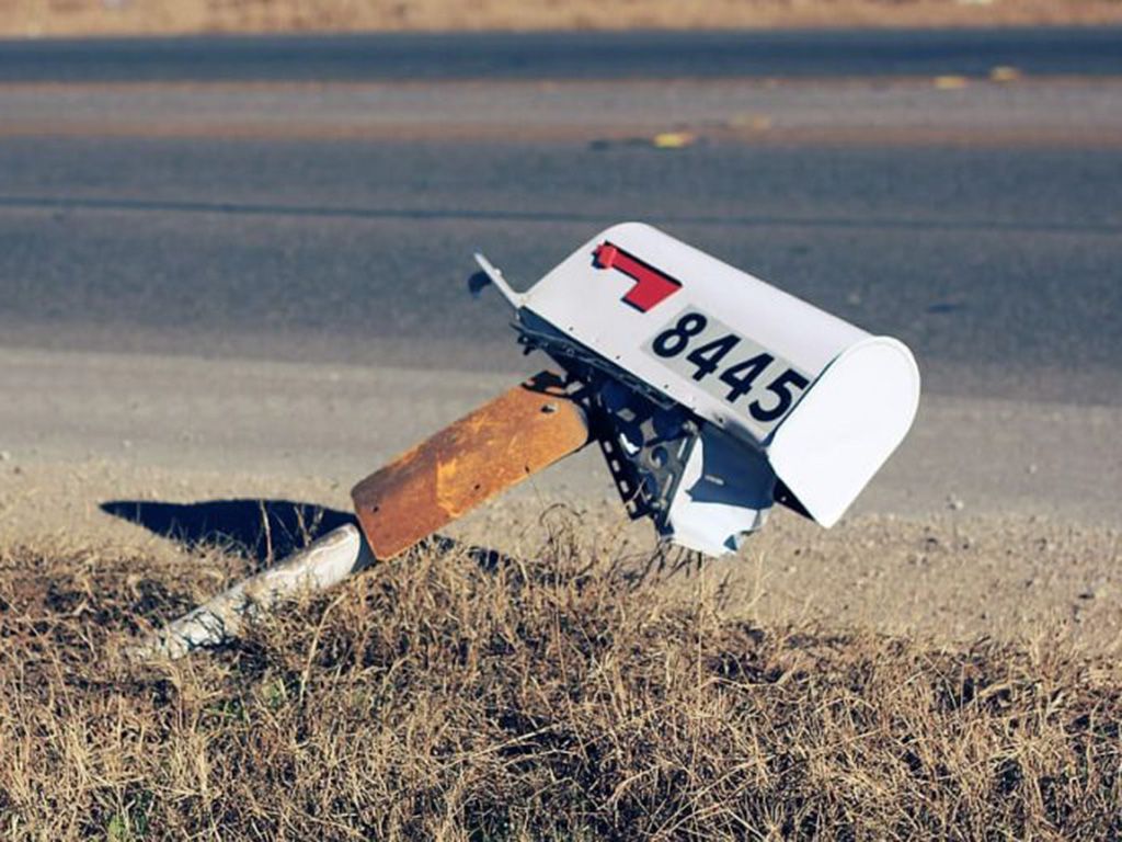 resizemailbox-box-broken-hit-768x512-1.jpg.optimal.jpg