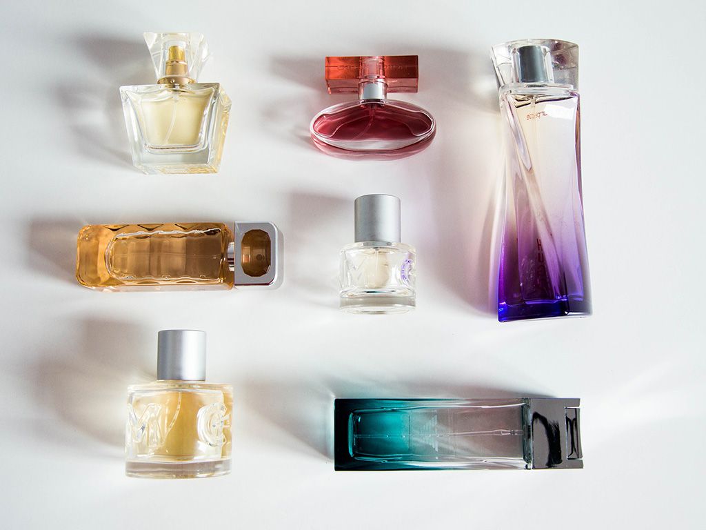 resizeperfume-bottle-932146_1920.jpg.optimal.jpg