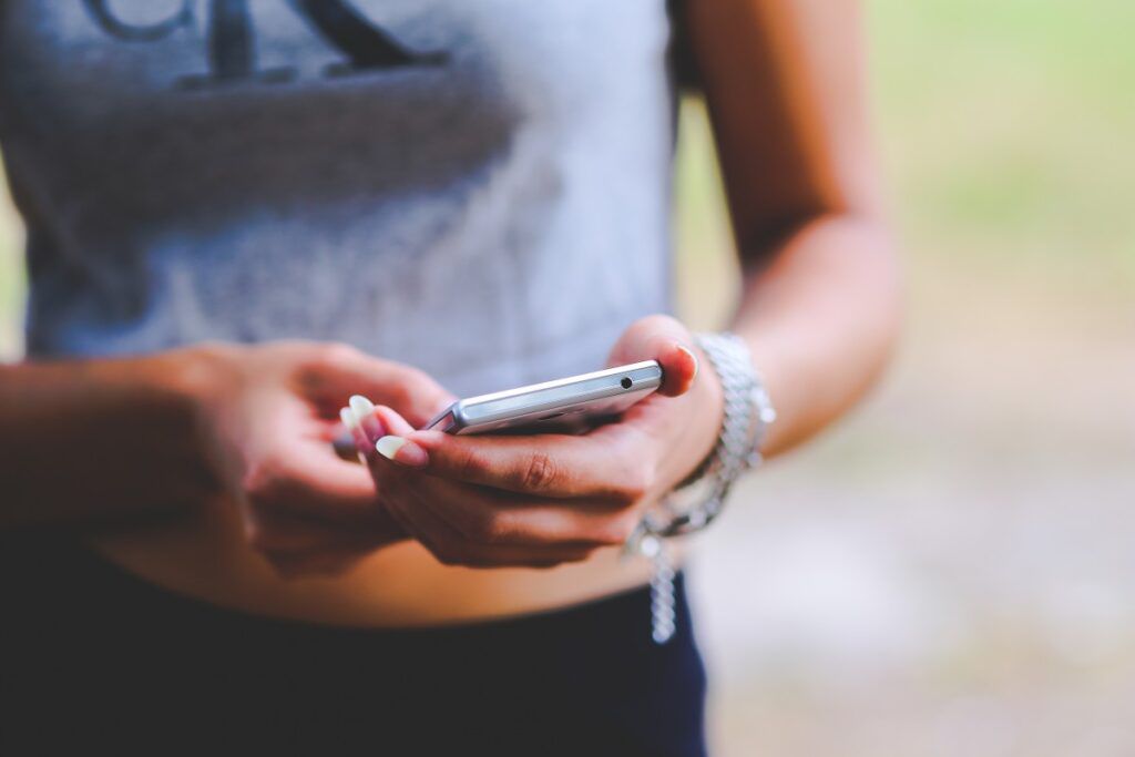 cell_phone_mobile_phone_technology_texting_text_friends_connection-722844-1551765906961-1024x683.jpg.optimal.jpg