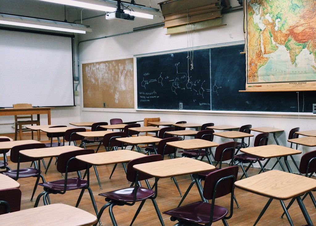 classroom-2093744-1024x732-1.jpg.optimal.jpg