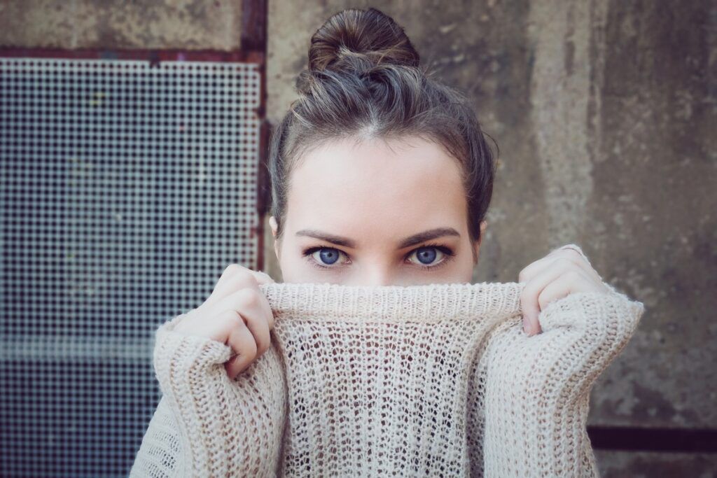 woman_lady_female_brunette_sweater-1184024-1551771068011-1024x683.jpg.optimal.jpg