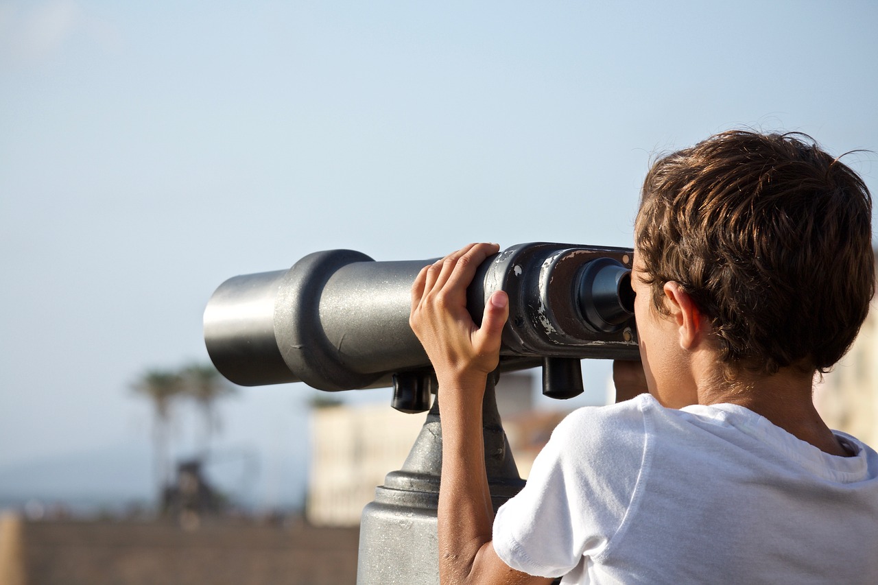 binoculars-3634760_1280.jpg