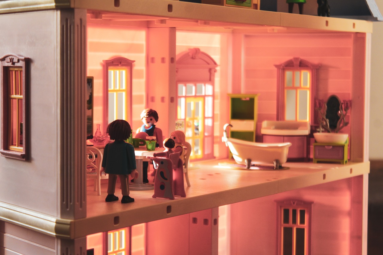 playmobil-5999114_1280.jpg