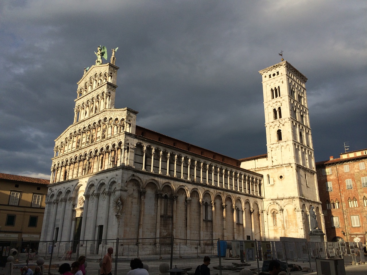 lucca-509150_1280.jpg