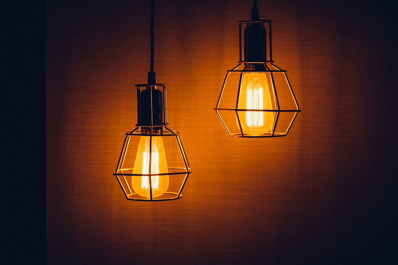 light-bulbs-1603766_1280.jpg