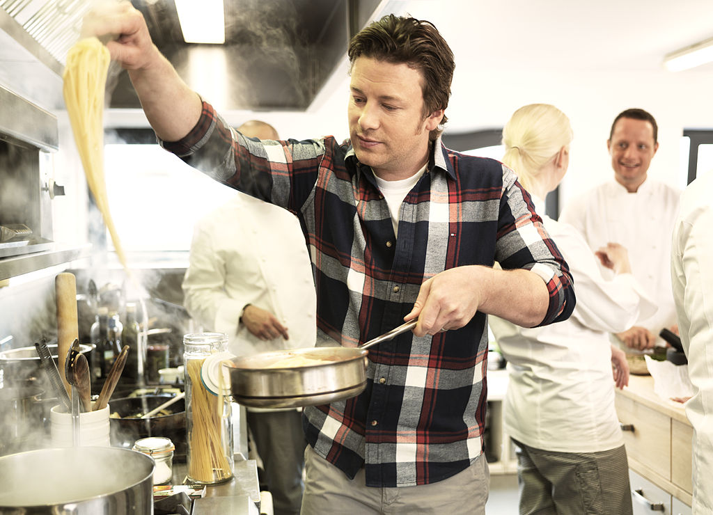 1024Px-Jamie Oliver Cooking (1)