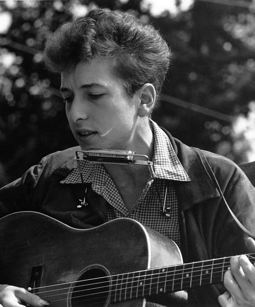 1024Px-Joan Baez Bob Dylan Crop