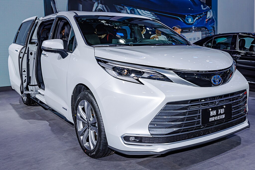 Toyota Sienna (Xl40) China (23)