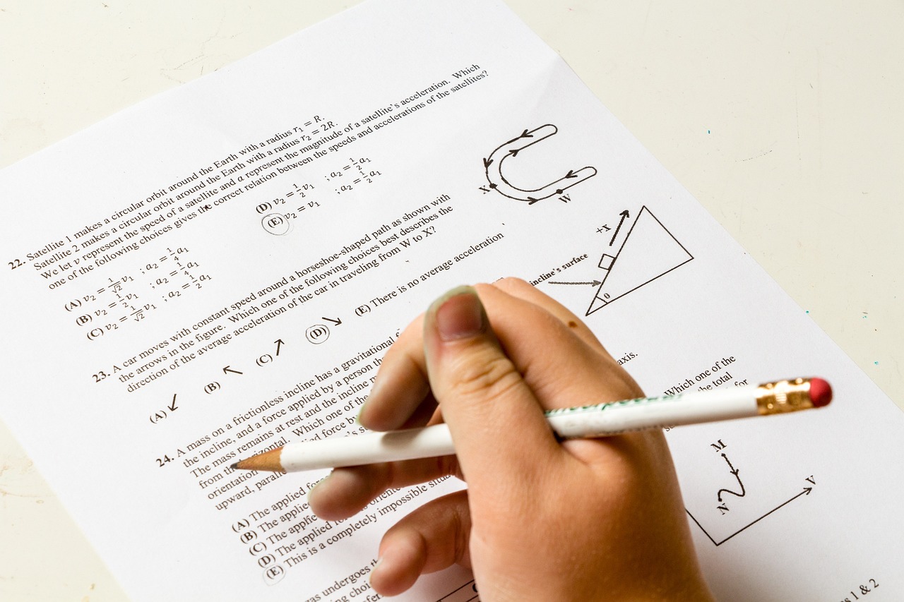 homework-gea08e8c34_1280.jpg
