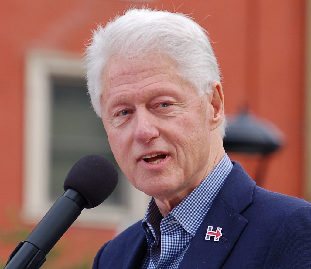 Bill Clinton (30349165325) (Cropped)