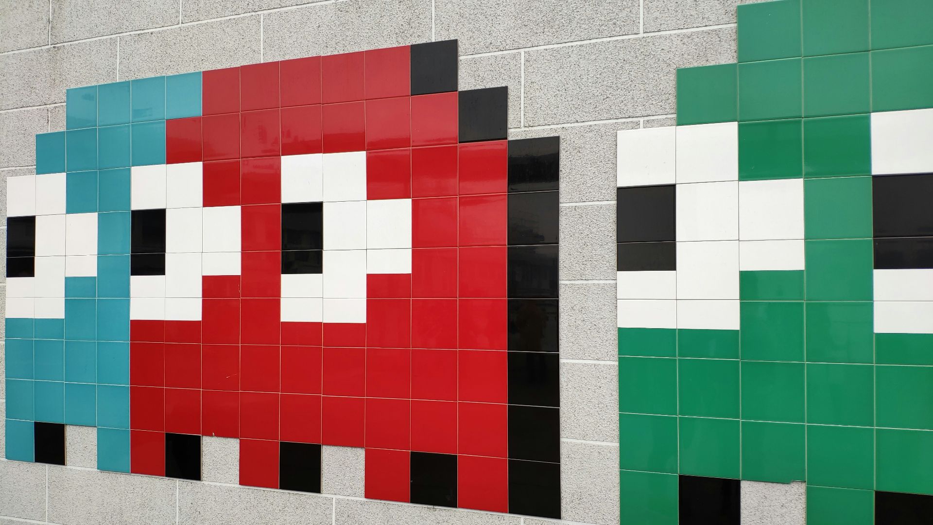 blue, red, and green Pac-Man wall painting